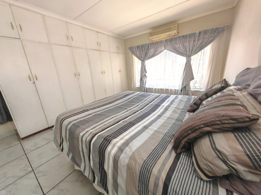 5 Bedroom Property for Sale in Pellissier Free State